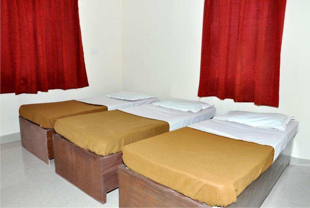 Maple Inn Budget Hotel บังกาลอร์ ภายนอก รูปภาพ