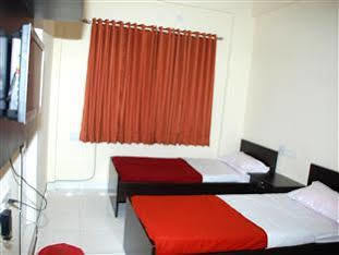 Maple Inn Budget Hotel บังกาลอร์ ภายนอก รูปภาพ